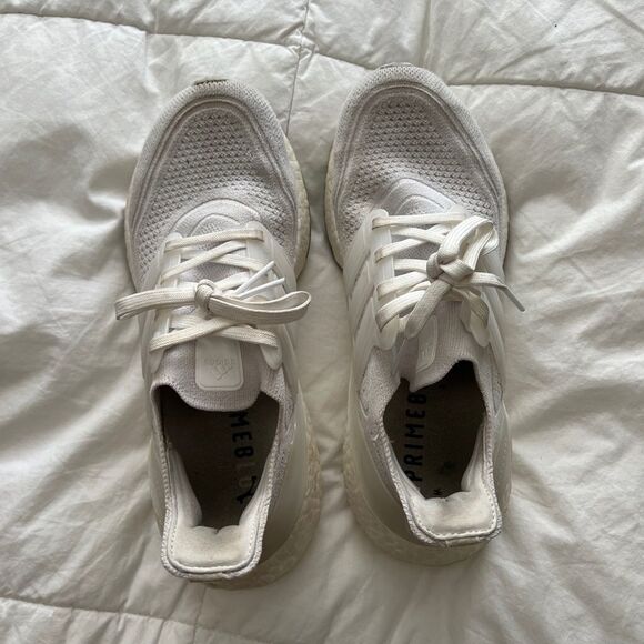 Adidas Women's Ultraboost 22 Running Shoe Size 7 Color White - Picture 1 of 11